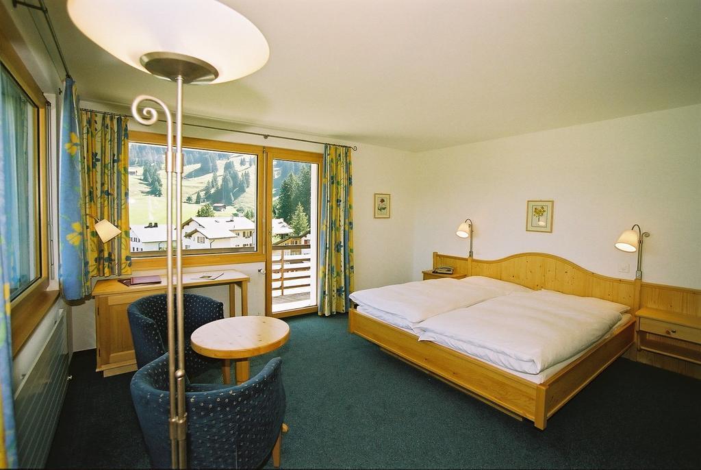 Hotel Alpina Parpan Ngoại thất bức ảnh